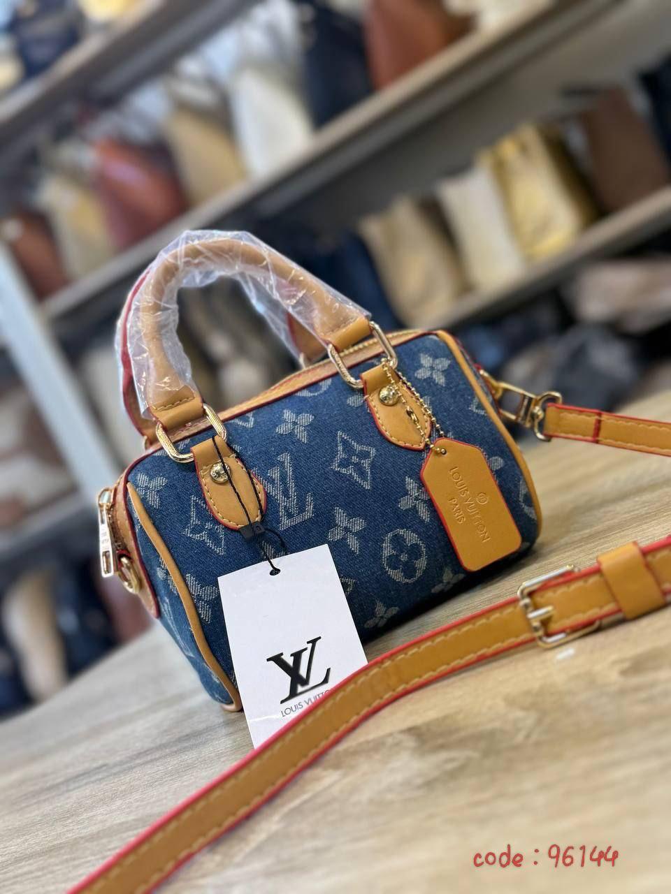LOUISE VUITTON