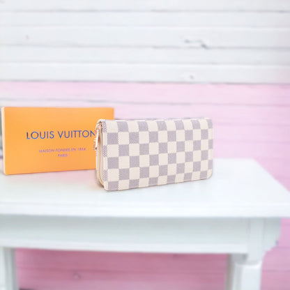 LOUIS VUITTON 26302