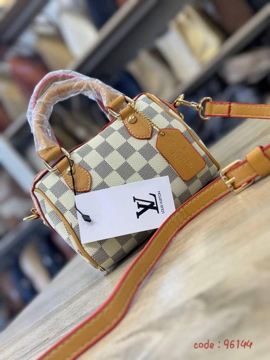 LOUISE VUITTON