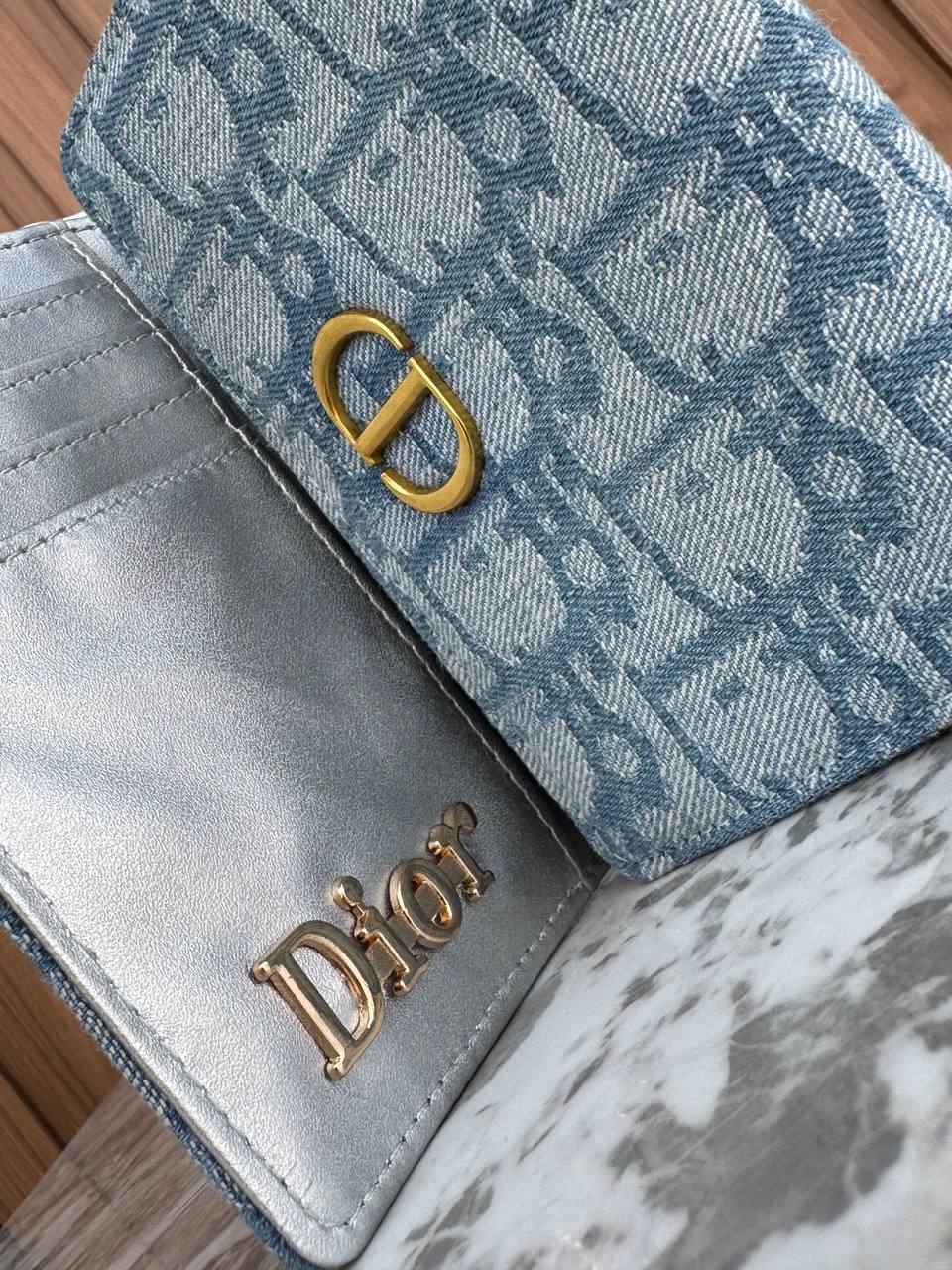 DIOR