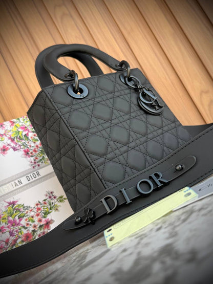 DIOR